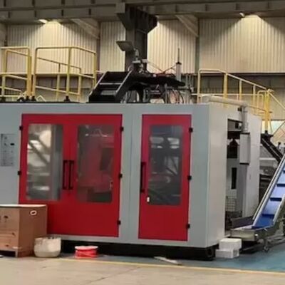 15 Ton Plastic Blow Molding Machine with 3.5 × 5.6 × 2.65 M Size and 200 KN Clamping Force for Durable Packaging