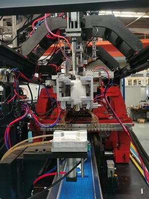 Electric Motor Power Plastic Bottle Molding Equipment with K Series Tie Bar Clamping Type