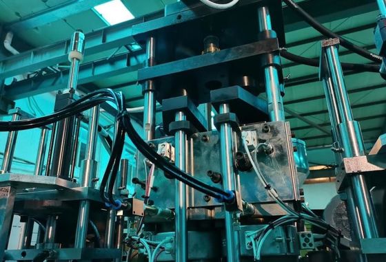 Auto Defleshing System Plastic Bottle Blow Molding Machine Max Capacity 20L